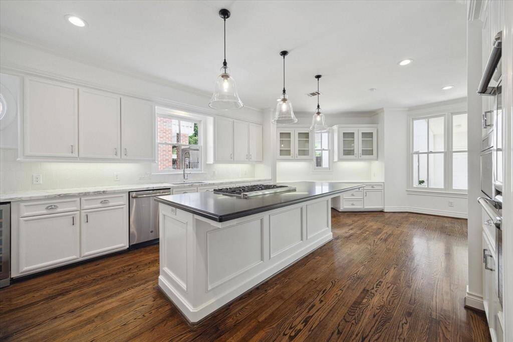 Another view of the spacious island. Wonderful for family gatherings and entertaining!