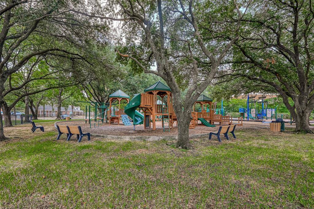 City of Jersey Village has 2 parks/playgrounds, tennis courts, Jersey Meadow Golf Course, dog park, Splash Pad, & so much more! Kids can be part of scouts & so many other opportunities! There are a variety of churches & religious institutions in the immediate area to choose from as well. This family-oriented community has it all! Truly a MUST SEE to appreciate!!