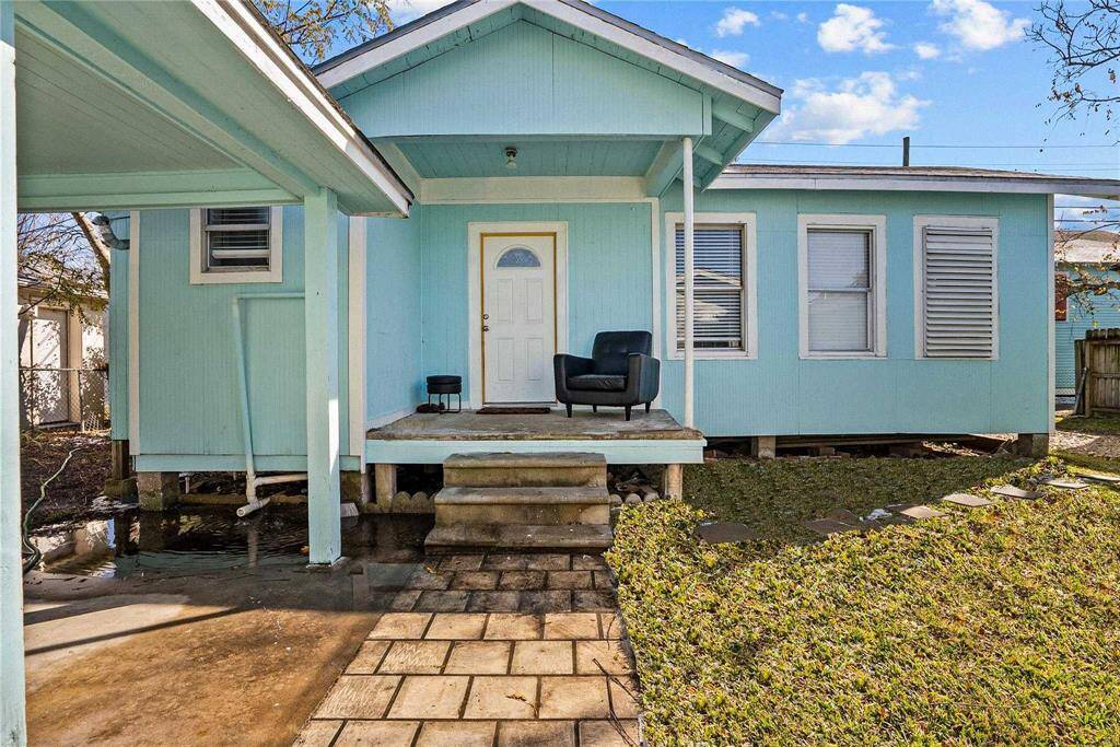 Guest Home Features 1 Bedroom, 1 Bath