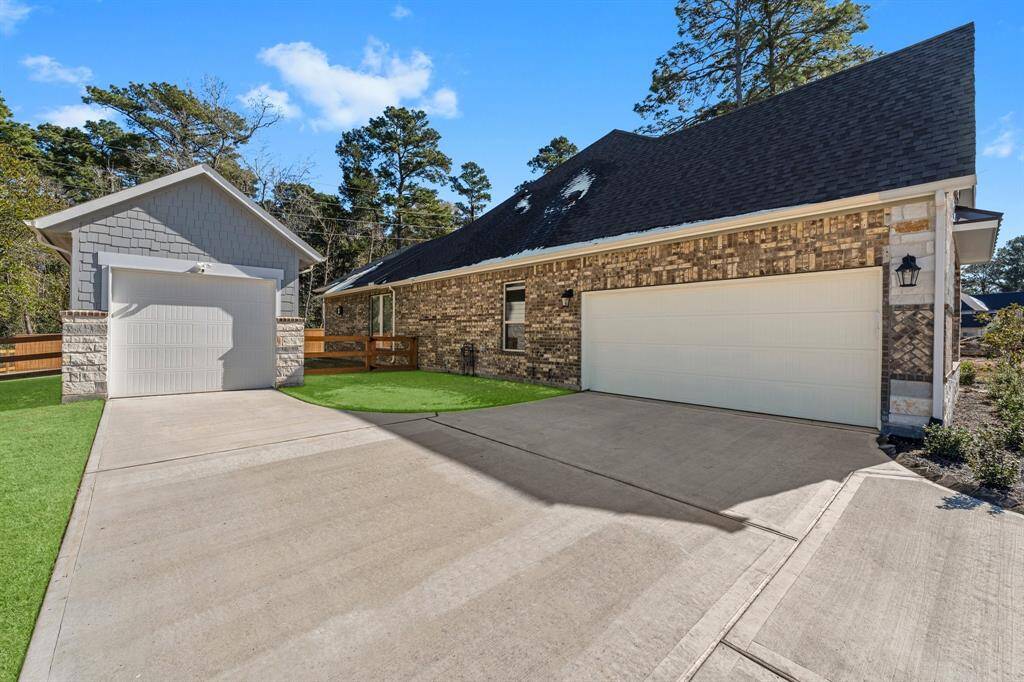 3 car garage!