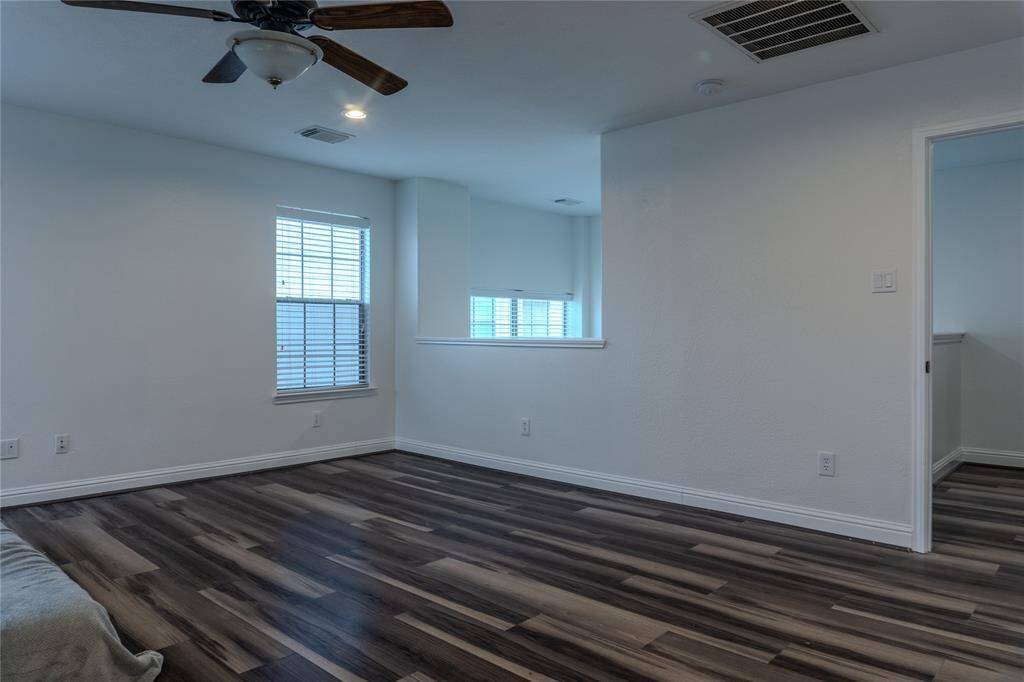 Gameroom that could be used as a bedroom