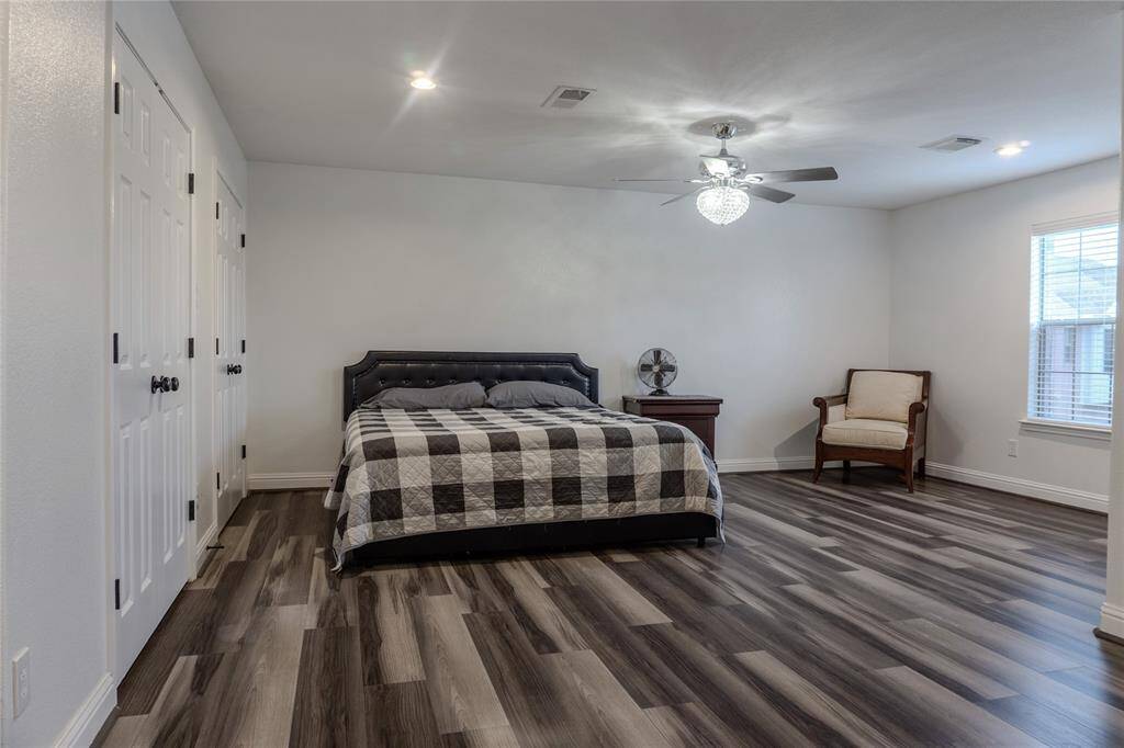 Huge 2nd bedroom