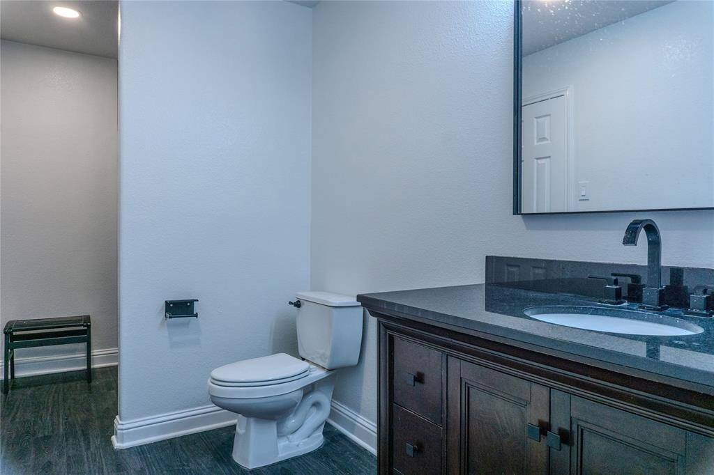 2nd Bathroom