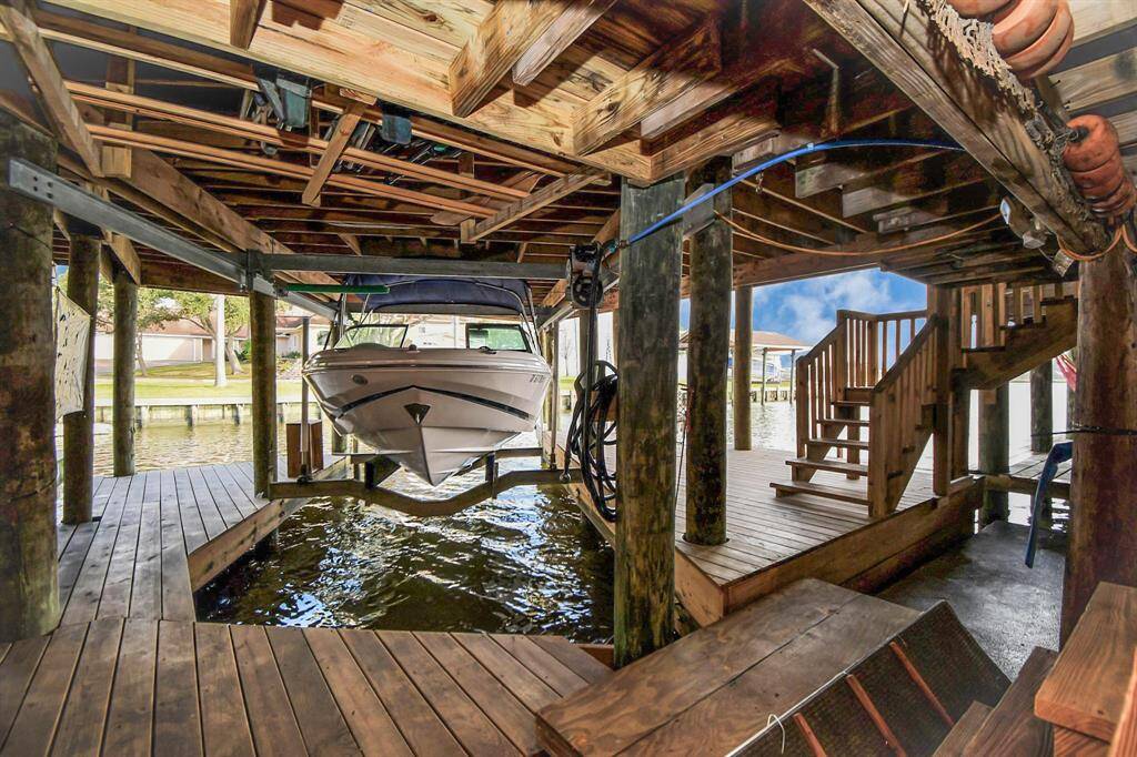 Private boat dock at your back door.