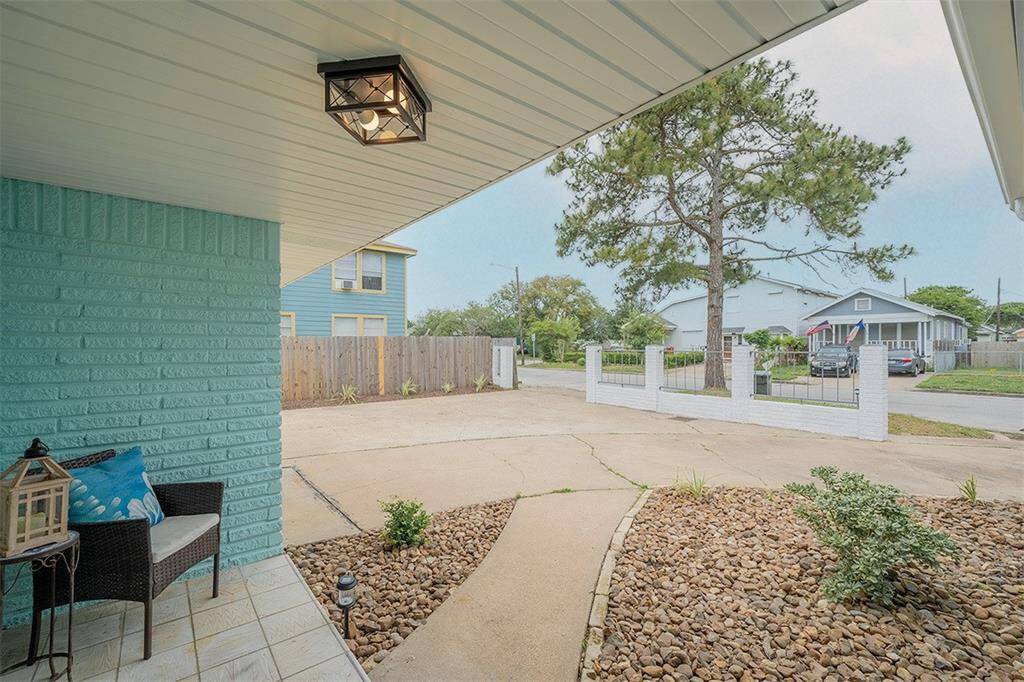 Covered Front Porch