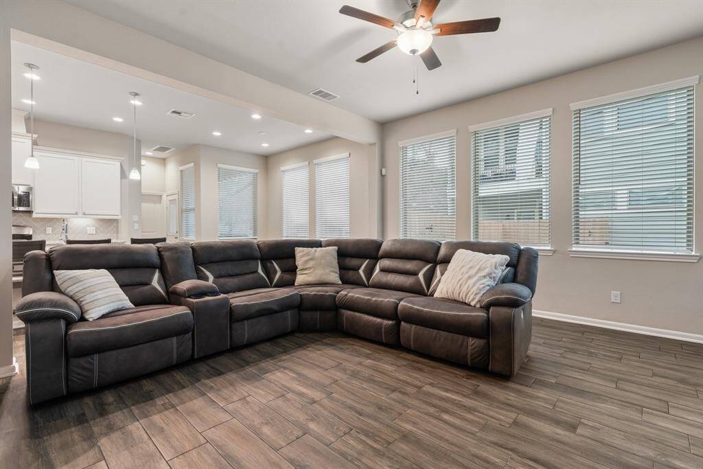 Another view of the living area.