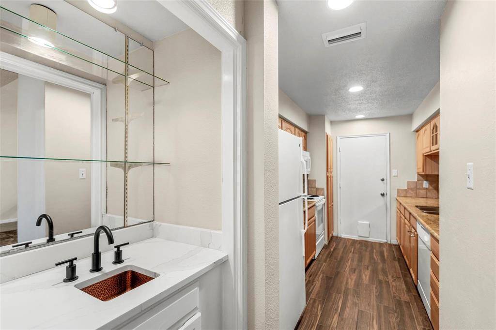 Wet bar just off the kitchen.