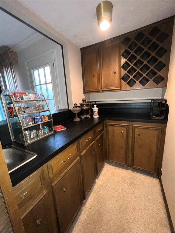 Wet bar