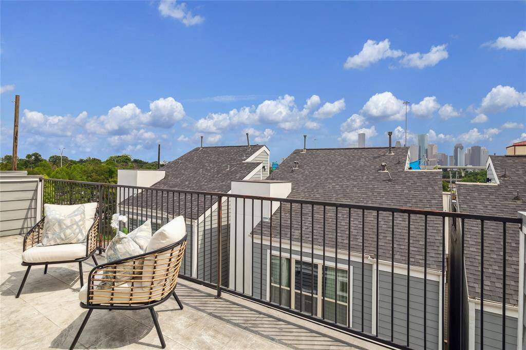 Welcome to 1209 Wrightwood! This stunning home is in an ideal location with rooftop views! Furnished rental options are available, but may not resemble the furniture in the pictures.