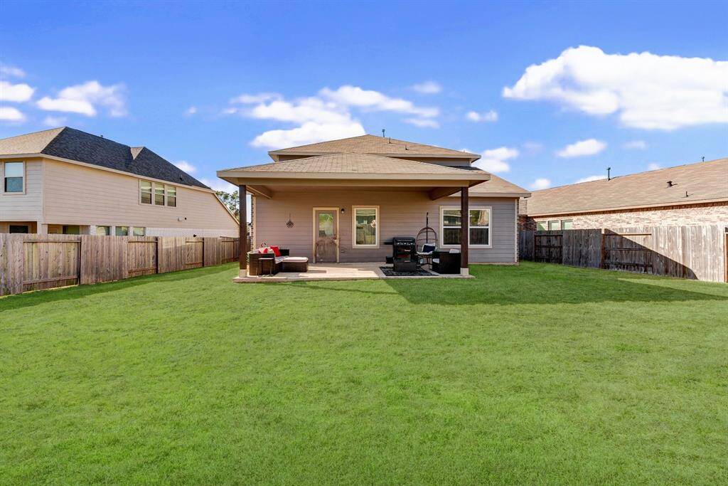 Over size lot & backyard with covered patio