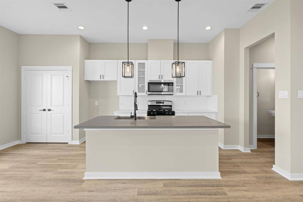 Quartz countertops