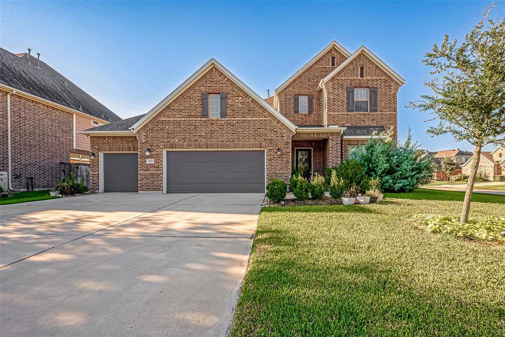 Enjoy living in the heart of Old Katy.