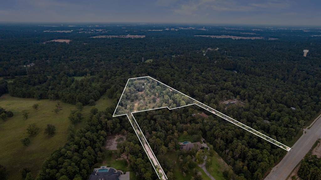 This home sits on over 12 acres with 2 access drives.