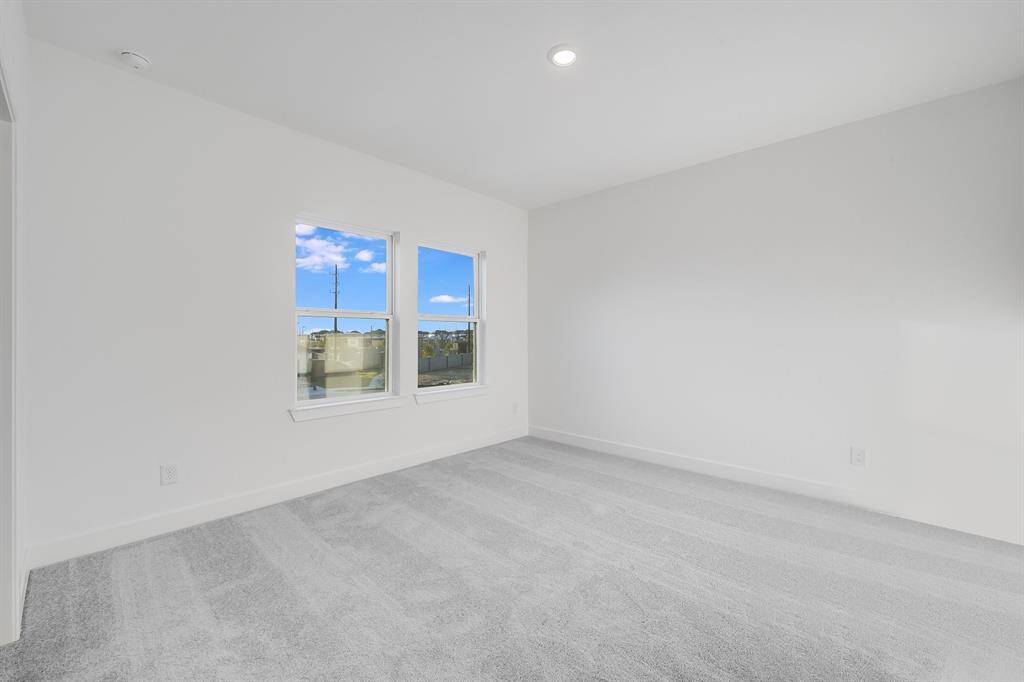 8934 Hampshire Oaks ~ Ready Now
