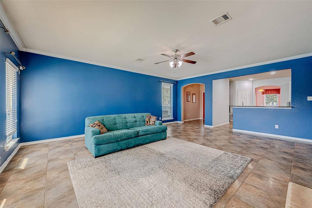 Spacious Livingroom