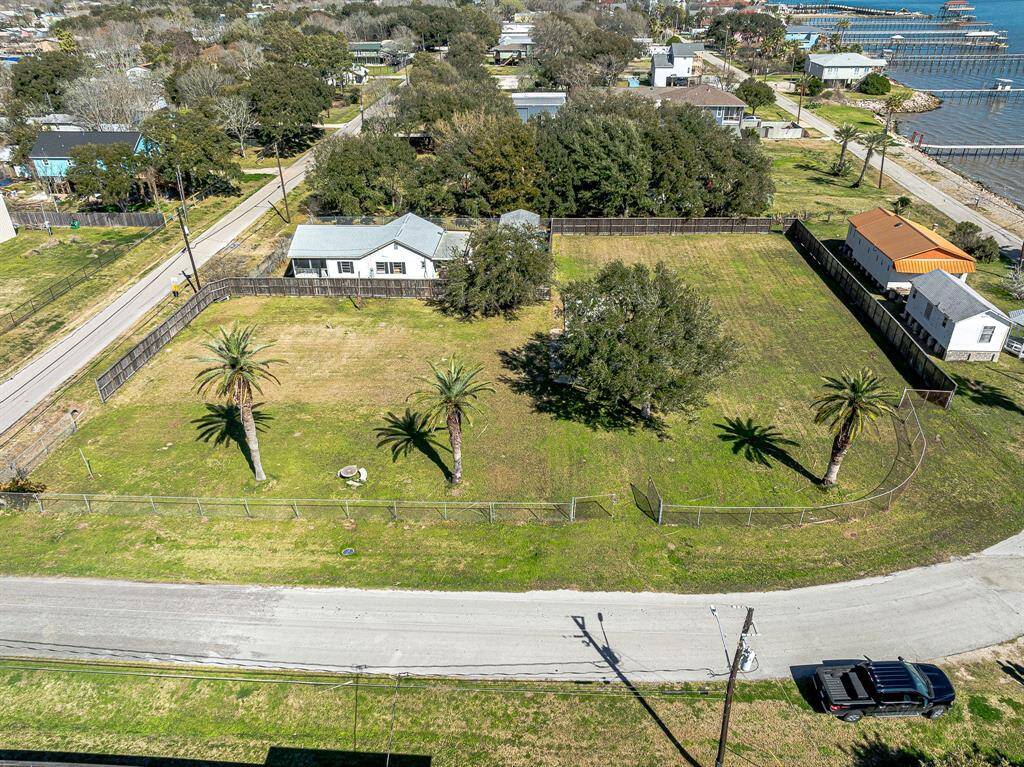This photo shows entire parcel of land, this listing is for HALF of lots 1-4.