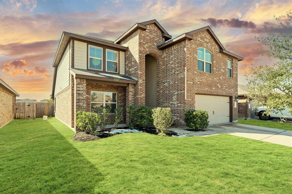 Easy access to the backyard through the side gate, adding extra convenience.