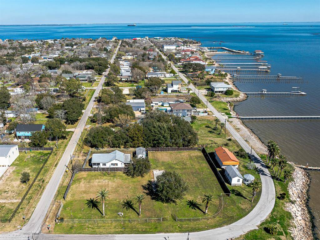 This photo shows entire parcel of land, this listing is for half of Lots 1-4 (see diagram).