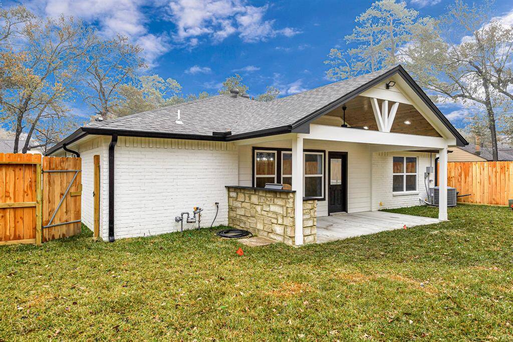 Enjoy this tranquil outdoor space, perfect for morning coffee or evening gatherings.