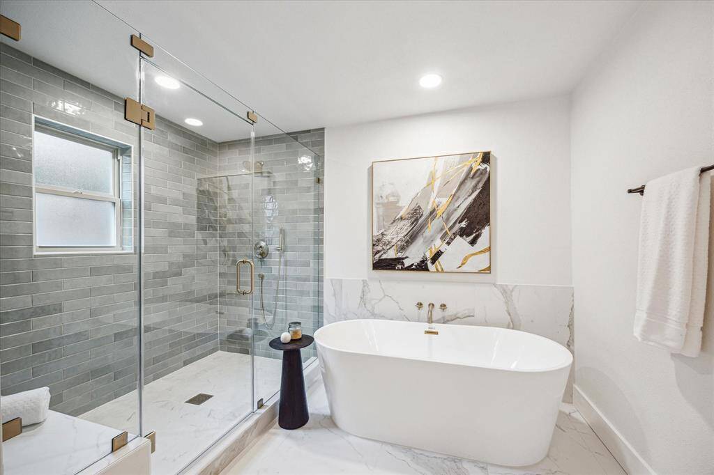 Primary Shower and tub