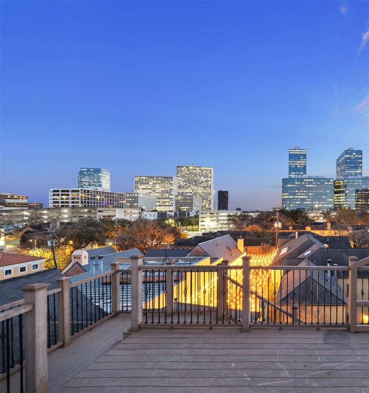 Outstanding central, but private, location close to River Oaks Shopping, Highland Villages, Galleria, Medical Center, minutes to Downtown Houston and the soon to be built RO District. Has many nearby neighborhood conveniences, within close proximity to Tiny Boxwoods, Tony’s, Bebidas coffee, River Oaks Park, Levy Park and Urban Harvest Farmer’s Market.