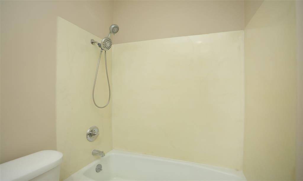 Another picture of the bath