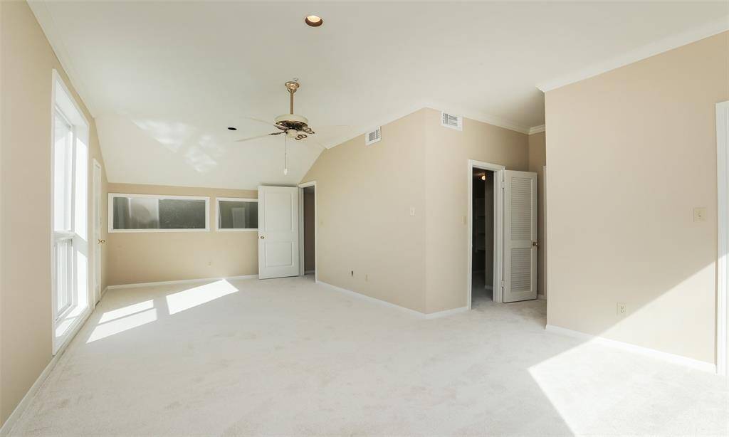 Another picture of the guest bedroom