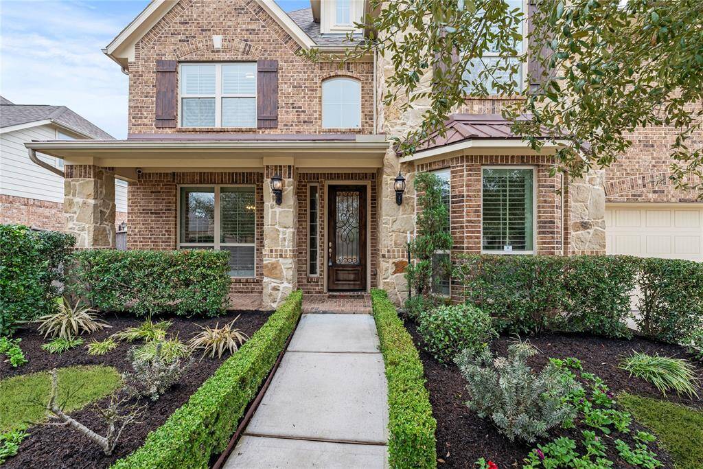 Welcome to 8915 Wandering Willow Dr, where luxury meets relaxation with a stunning pool and spa, perfect for outdoor living and entertaining.