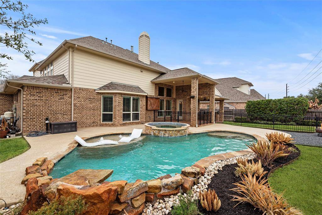 Been wanting a tan? Or don't have time to take as many vacations as you'd like? Soak up the sun in your own mini resort like spot right in your backyard.