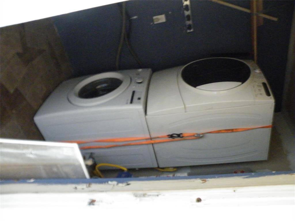 Utility Rm has Washer & Dryer & water heater