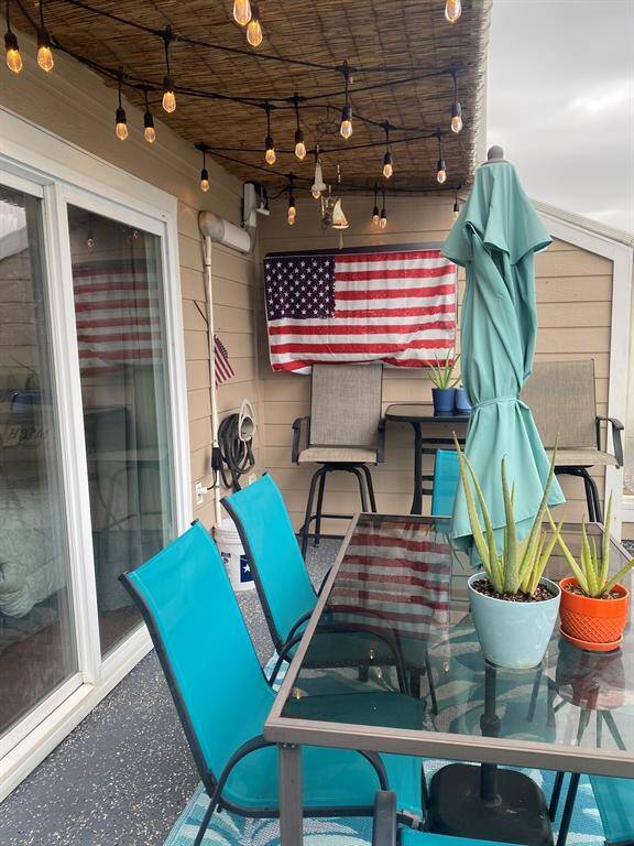 Beautiful 3 story waterfront property in gated community
