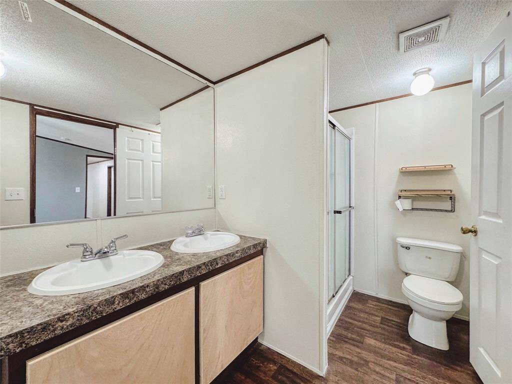 Primary bath with double sinks, soaking tub and separate shower