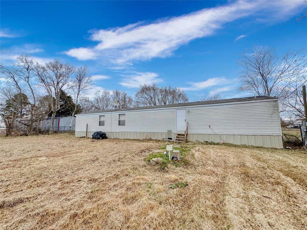 3-bed, 2-bath home on appx .73 acre - fully fenced.