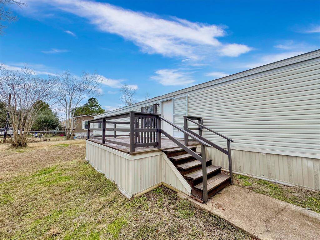 3-bed, 2-bath home on appx .73 acre - fully fenced.