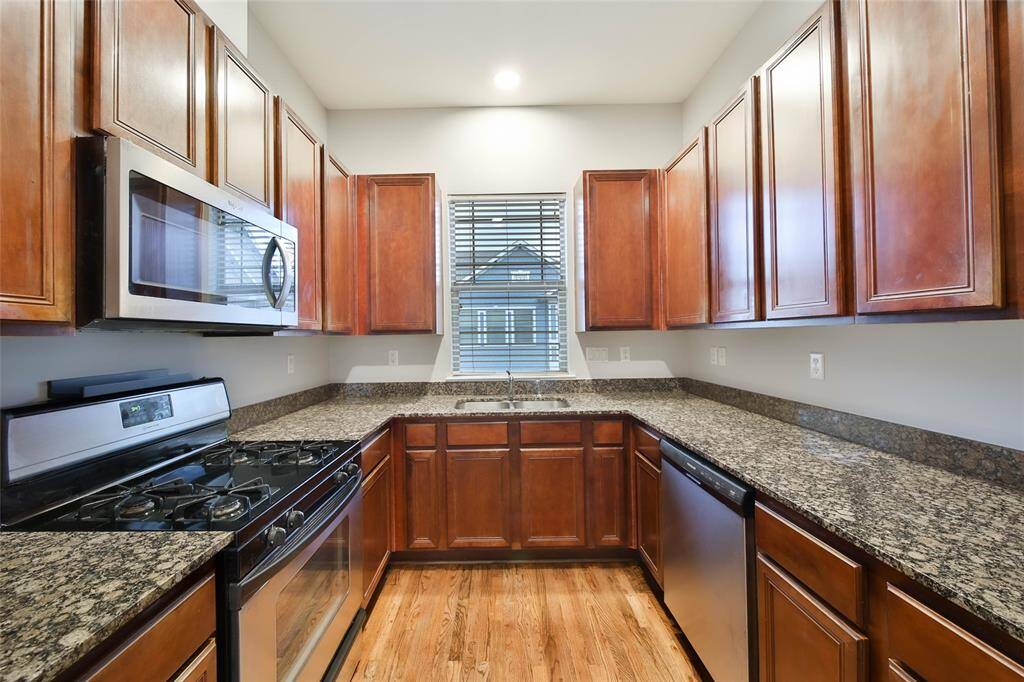 View of kitchen :4.