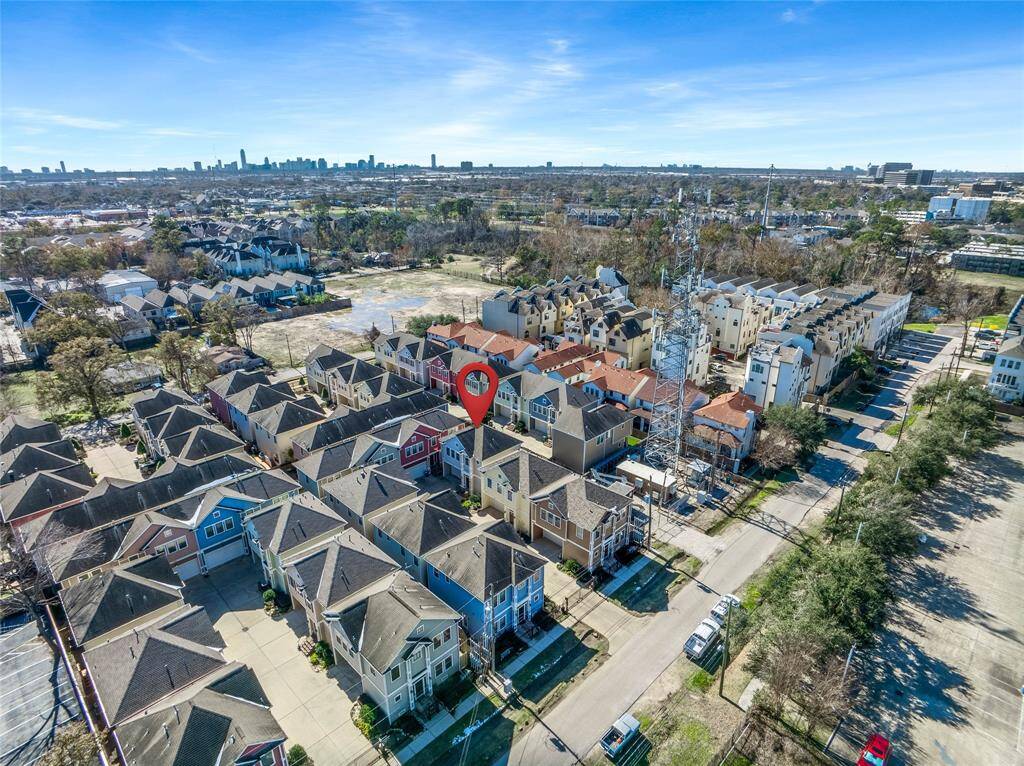 Arial view of home :4.