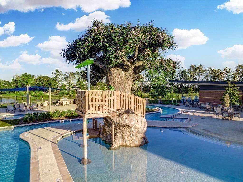 More Pool design by Supreme Pools & Spas. With video at https://youtu.be/hd1PuVm9PCY