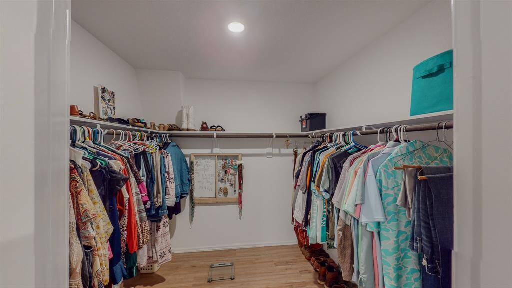 Walk in closet