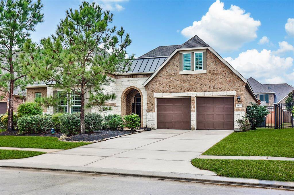 Welcome home to 4075 Northern Spruce Dr!