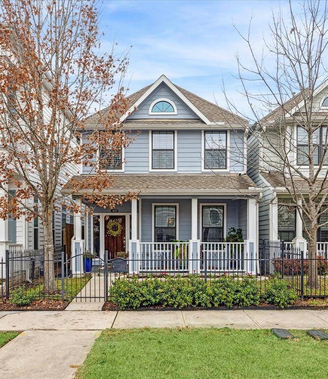 Welcome to 409 W 24th, a charming Craftsman home nestled in the heart of The Heights. Ideally situated near HEB, Downtown Heights, and the Heights Bike Trail, this residence offers convenience and a vibrant neighborhood lifestyle.