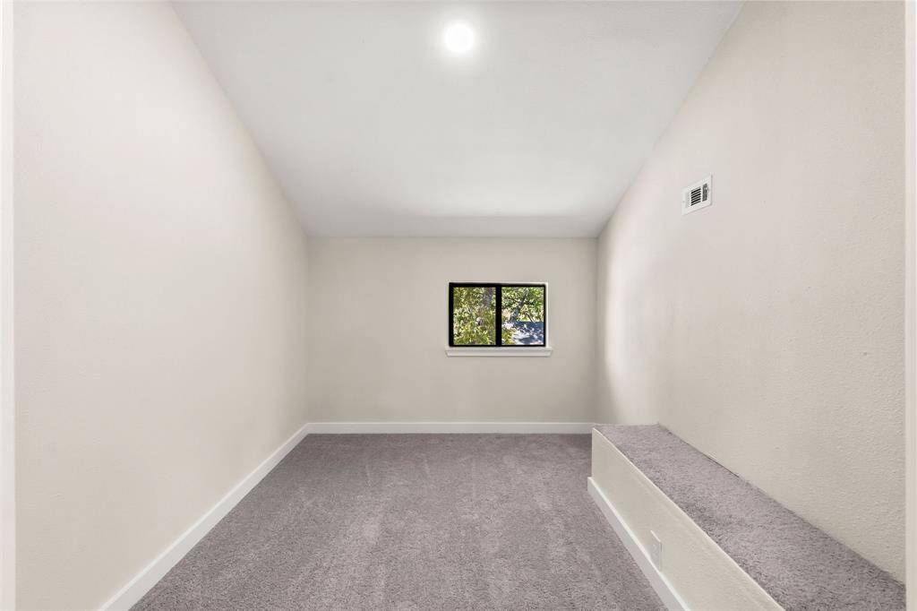 Upstairs bonus room attached to the primary bedroom