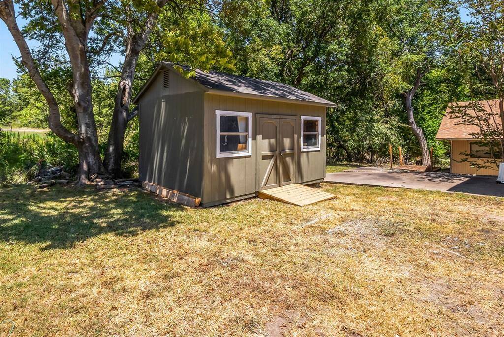 There is a storage shed out back