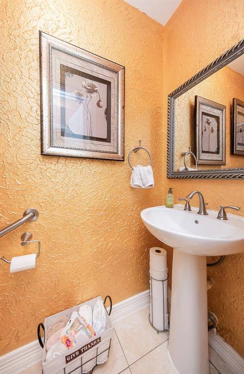 Powder room in the kitchen area