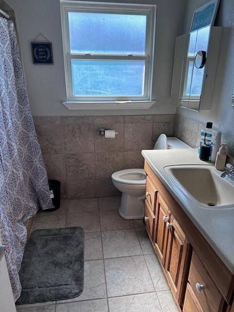 Guest bath with a recent remodel