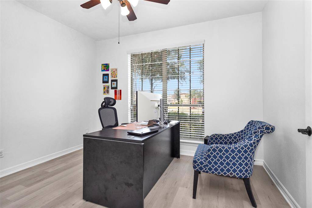 Spacious home office/study.