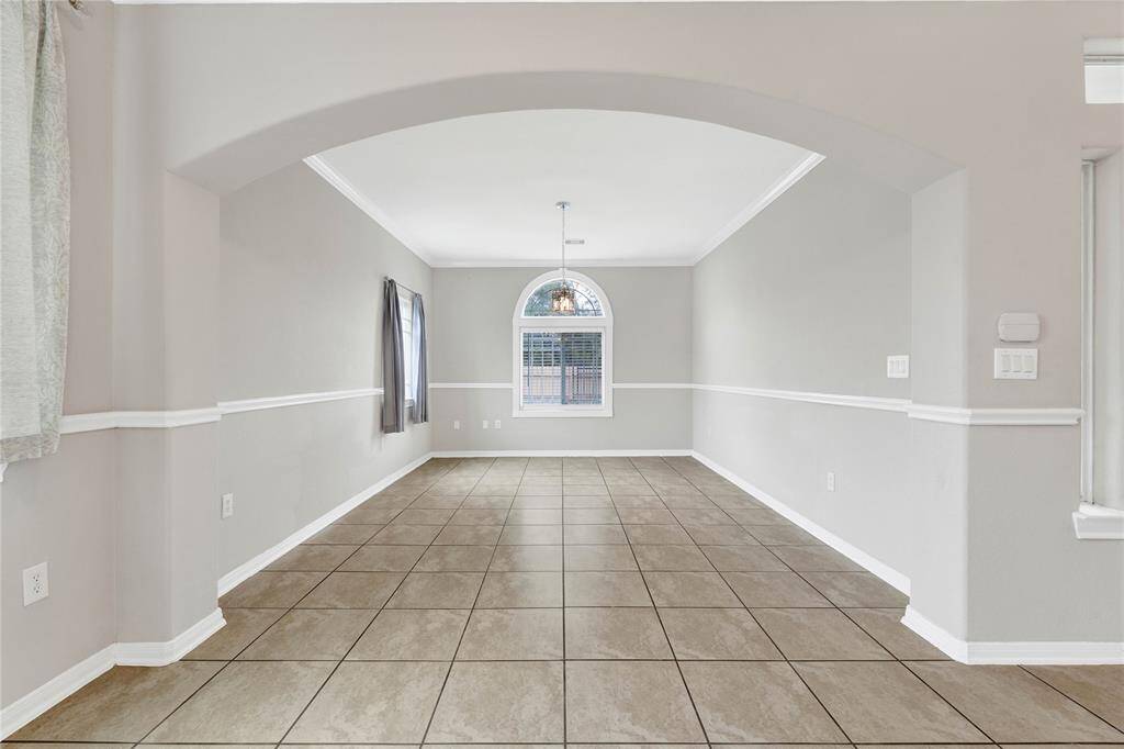 You could host the best family gatherings in this huge dinning area.