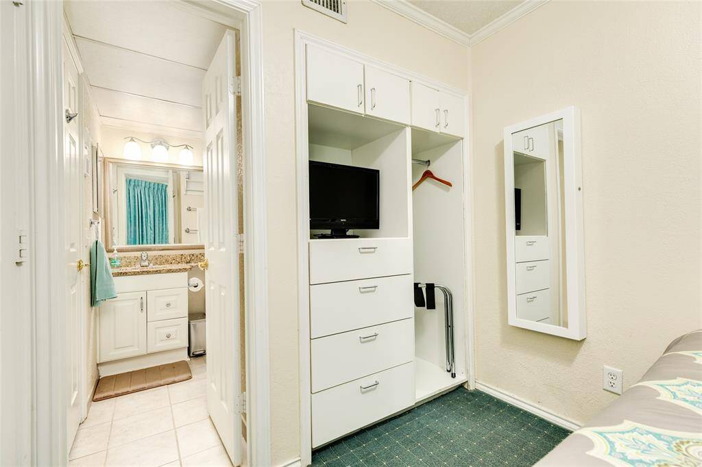 Entrance from bedroom to bathroom.
