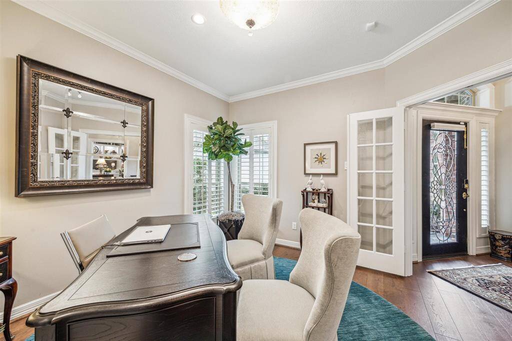 Dual purpose 3rd bedroom / Office with double french doors