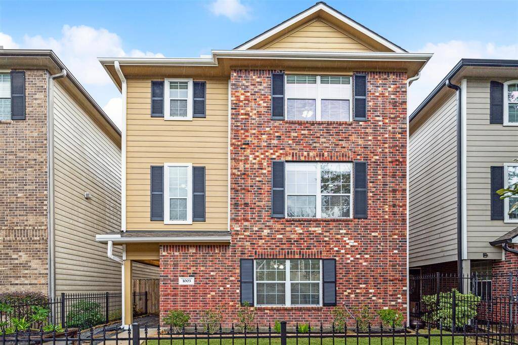 Located in the heart of the Heights neighborhood, 1003 Yale St. offers convenient access to various attractions, including Heights Mercantile, the Hike & Bike Trail, and numerous other amenities that have contributed to the Heights’ popularity as a sought-after destination in Houston.