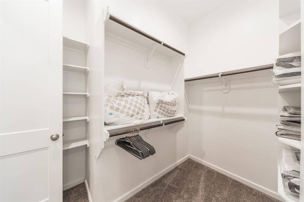 Walk-in Closet